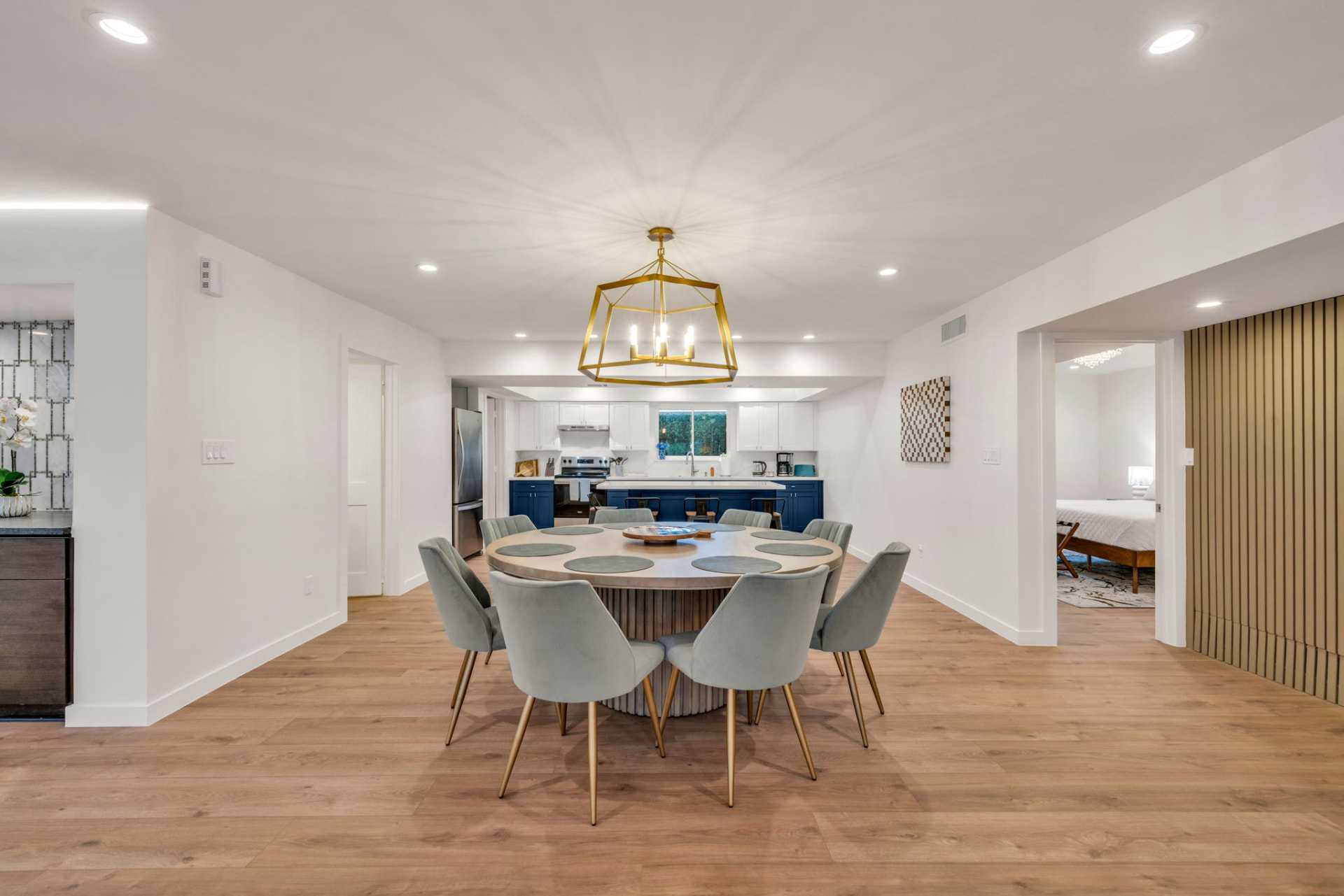 Beverly House photo 4